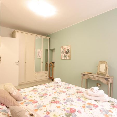 Apartament Violetta Maison, Elegante E Romantica A Salo' Zewnętrze zdjęcie