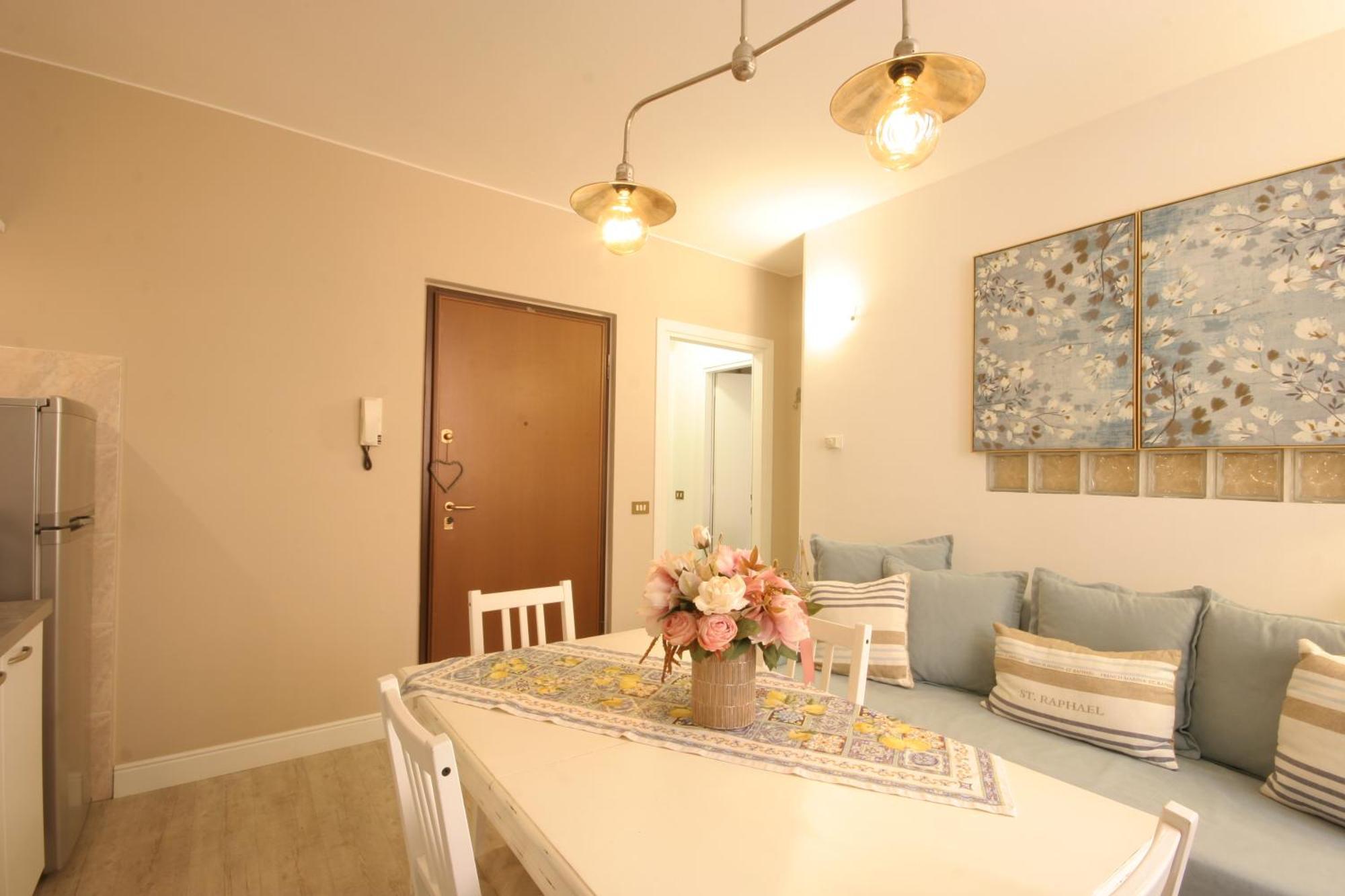 Apartament Violetta Maison, Elegante E Romantica A Salo' Zewnętrze zdjęcie