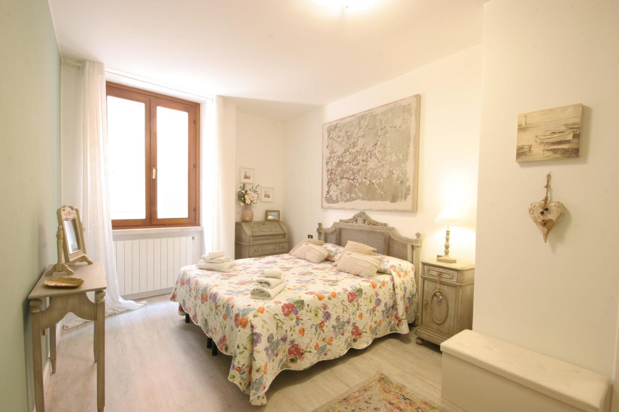 Apartament Violetta Maison, Elegante E Romantica A Salo' Zewnętrze zdjęcie