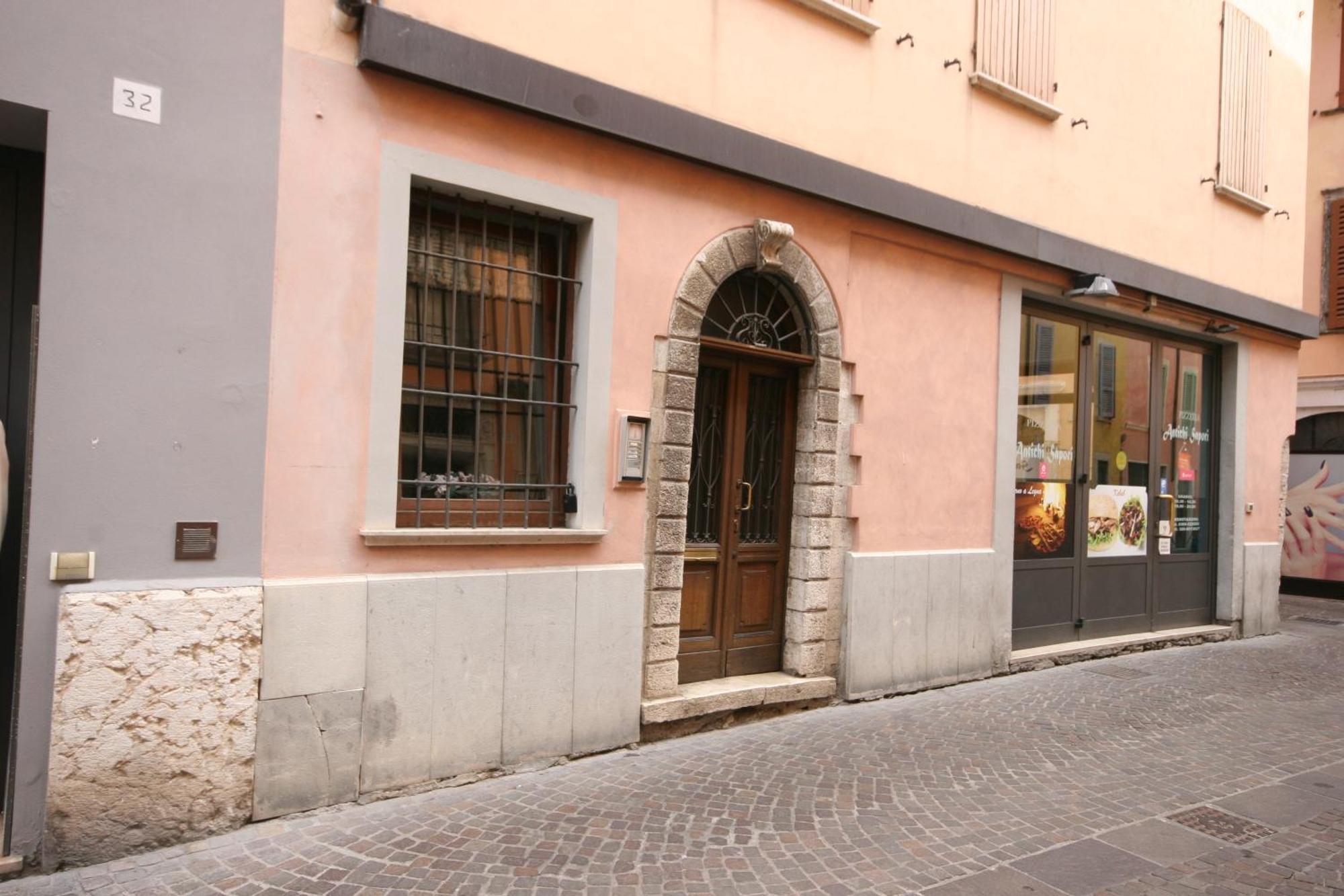 Apartament Violetta Maison, Elegante E Romantica A Salo' Zewnętrze zdjęcie